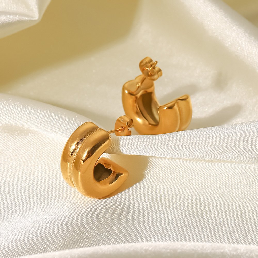 Wrap studs